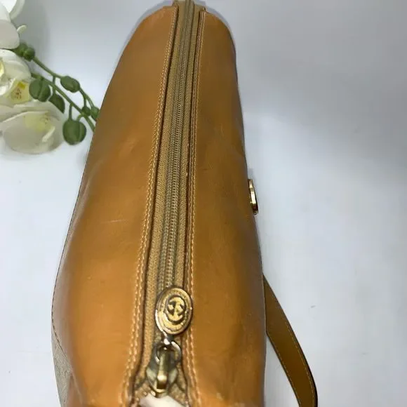 Gucci Tan and Cream Crossbody Bag - Picture 5 of 12